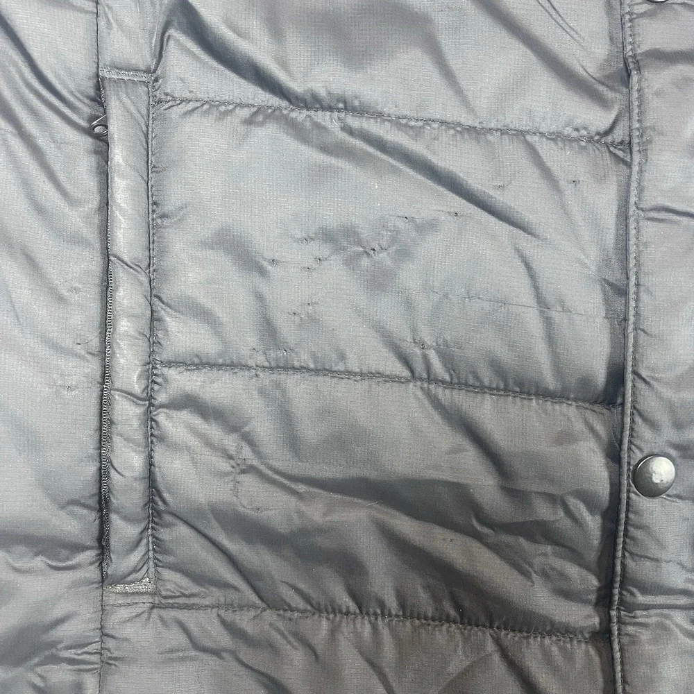 Travis Mathew Men's Large Black Insulated Golf Vest Pockets‎ Ripstop *Flaws*